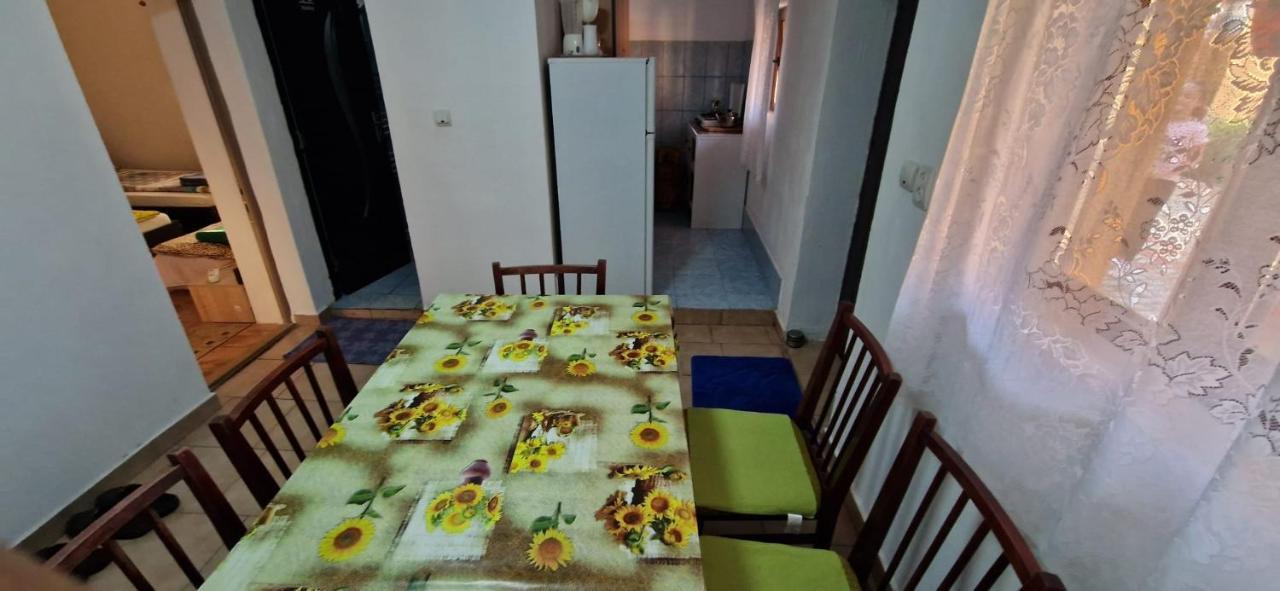 Pensiunea Casa Andreea Novaci-Straini Luaran gambar