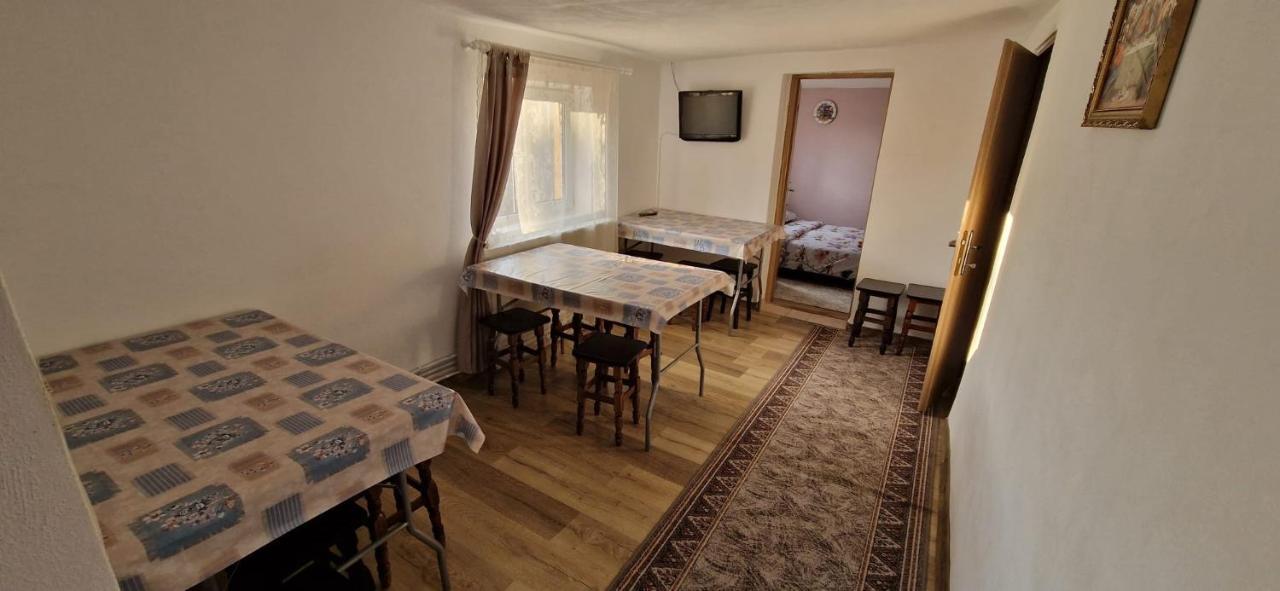 Pensiunea Casa Andreea Novaci-Straini Luaran gambar